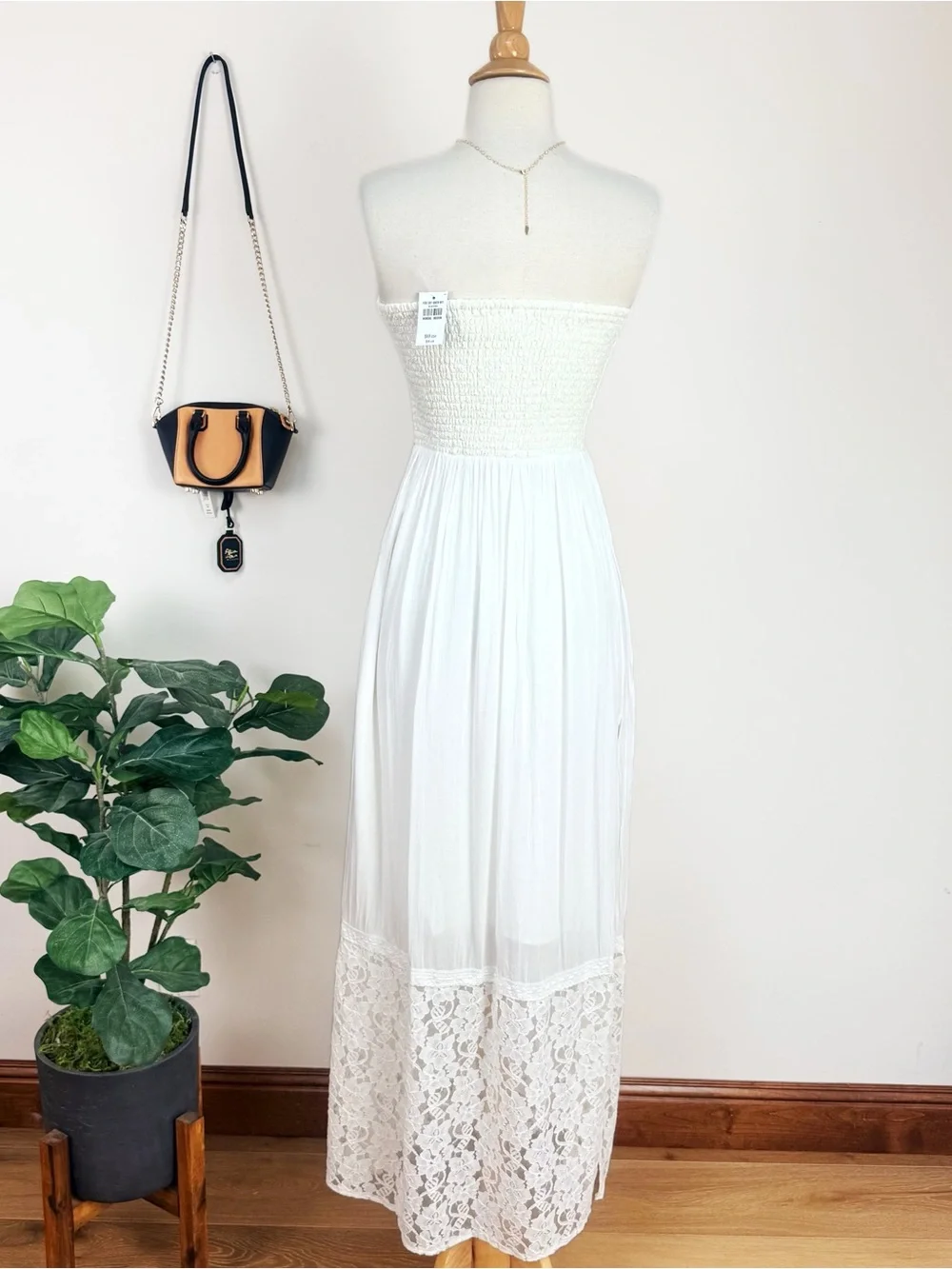 💋Abercrombie & Fitch White Strapless Lace Maxi Dress